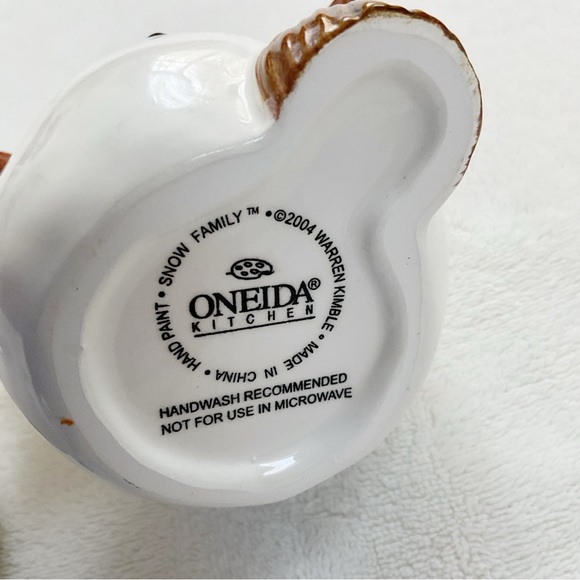 Oneida Snow Family Warren Kimble Snowman Sugar & Creamer Set Hand Painted 2004 - Picture 10 of 16